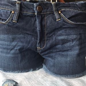 Blank NYC Little Queenie Dark Wash Short